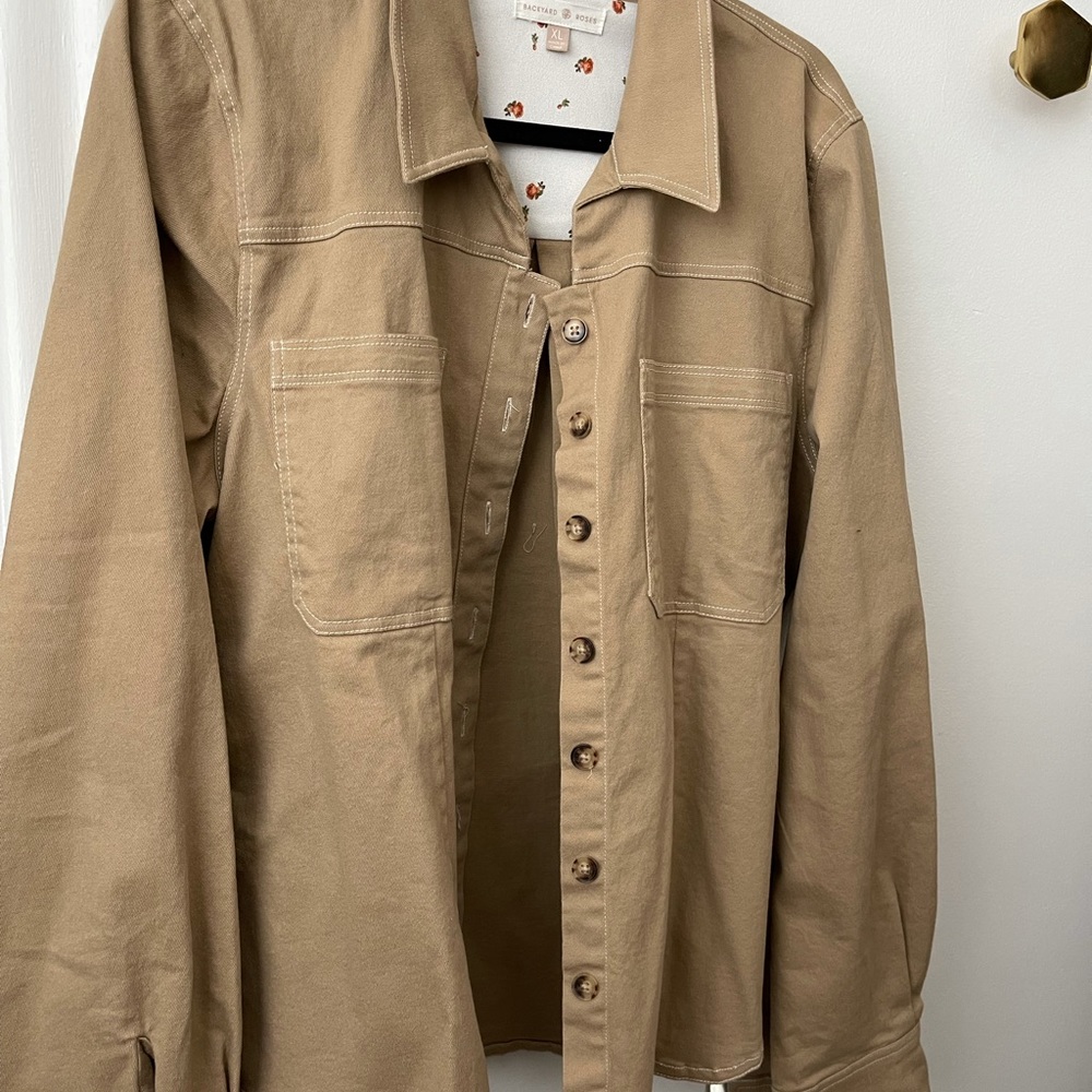 BACKYARD ROSES TAN SHACKET - Picture 2 of 4